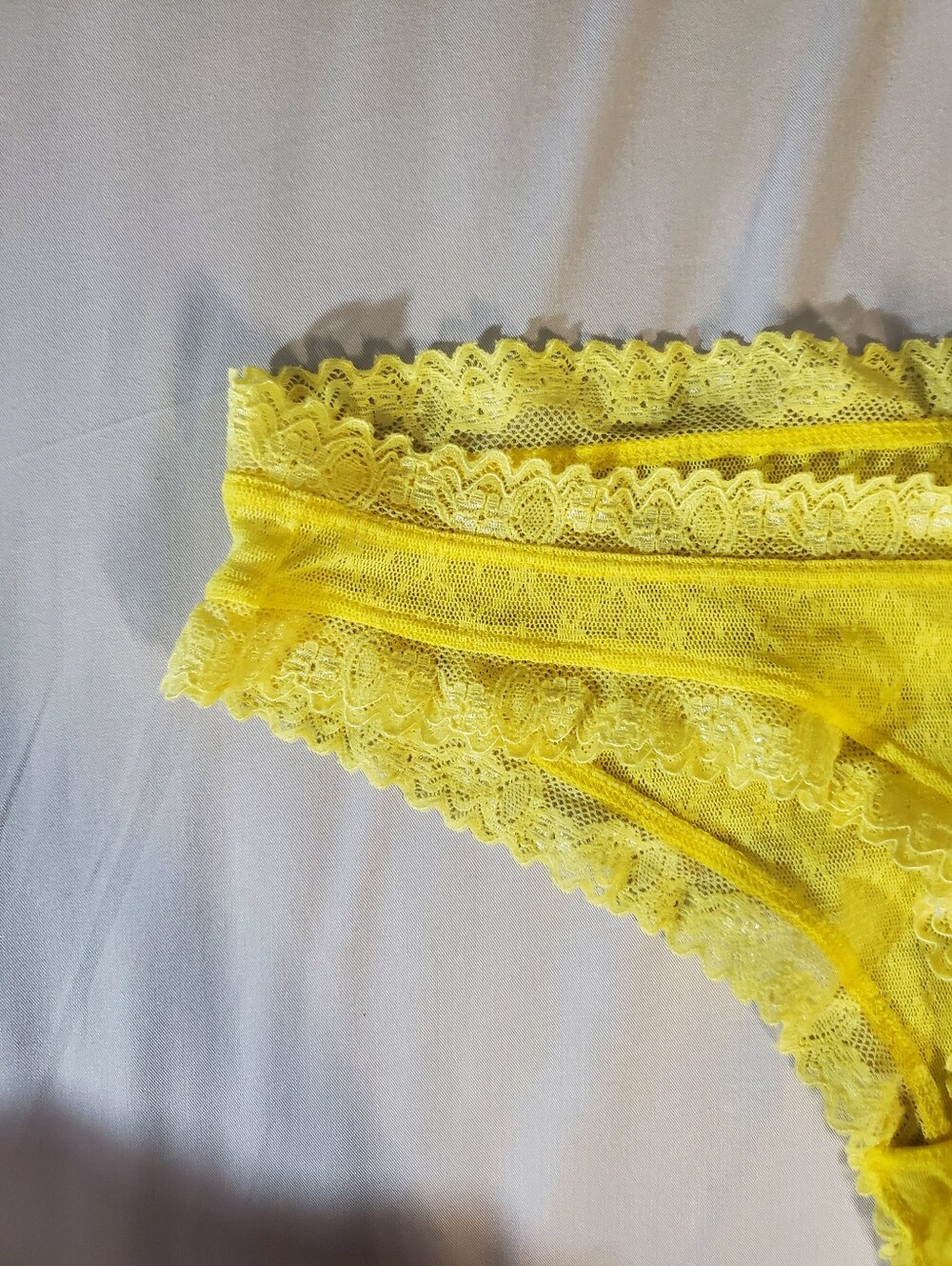 Rare LA SENZA Yellow Lace Cheeky Panty - Picture 7 of 11